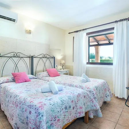 Owl Maria - Family And Friends Villa