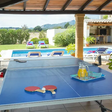 Owl Maria - Family And Friends Port de Pollenca