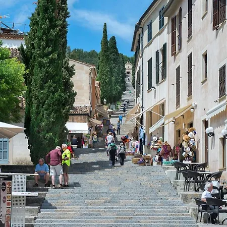 Owl Maria - Family And Friends *